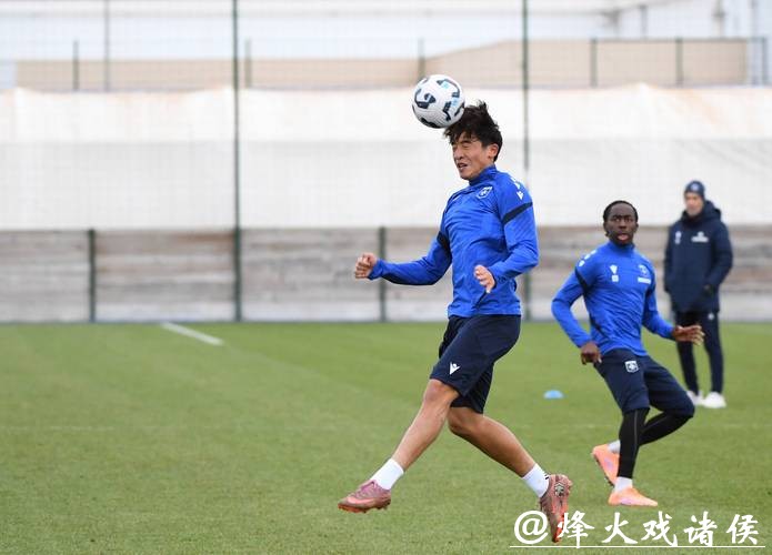 (体育)足球——魏祥鑫参加欧塞尔预备队训练 (体育)足球——魏祥鑫参加欧塞尔预备队训练